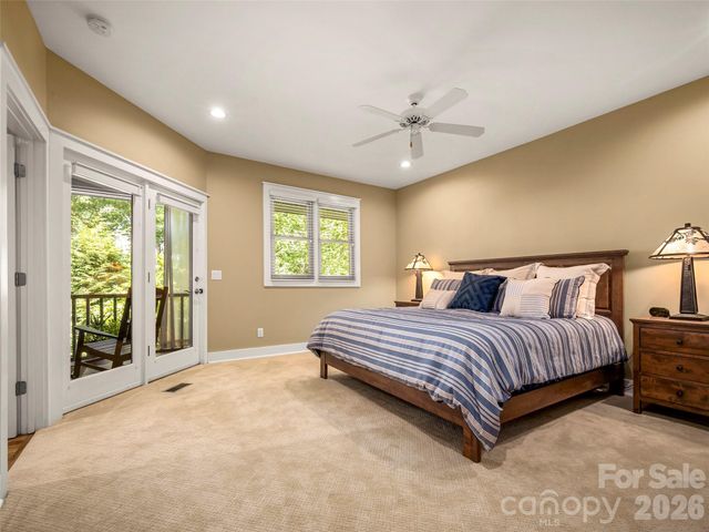 16 LaCoste Drive, Hendersonville, NC 28739