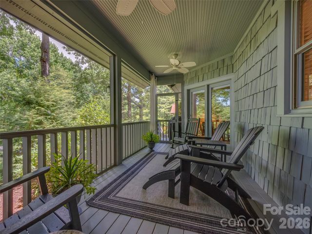 16 LaCoste Drive, Hendersonville, NC 28739