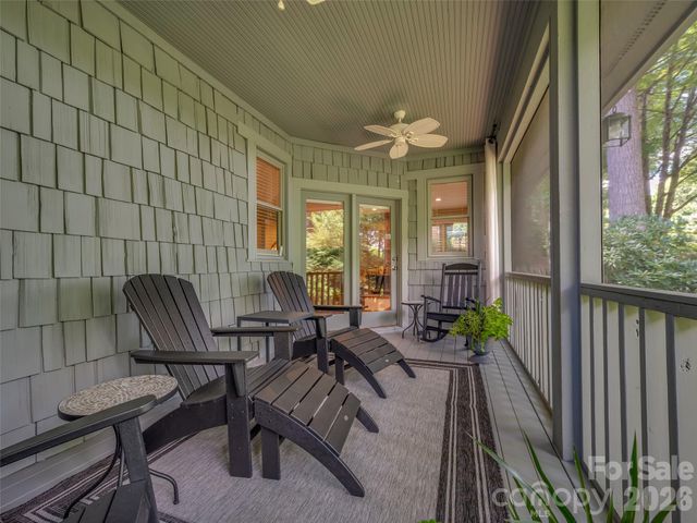 16 LaCoste Drive, Hendersonville, NC 28739