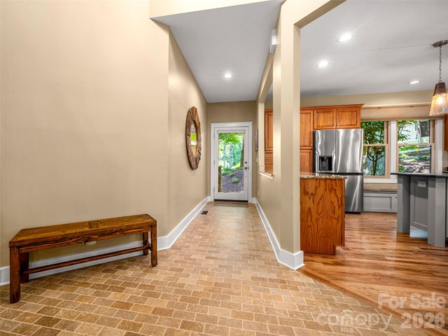 16 LaCoste Drive, Hendersonville, NC 28739
