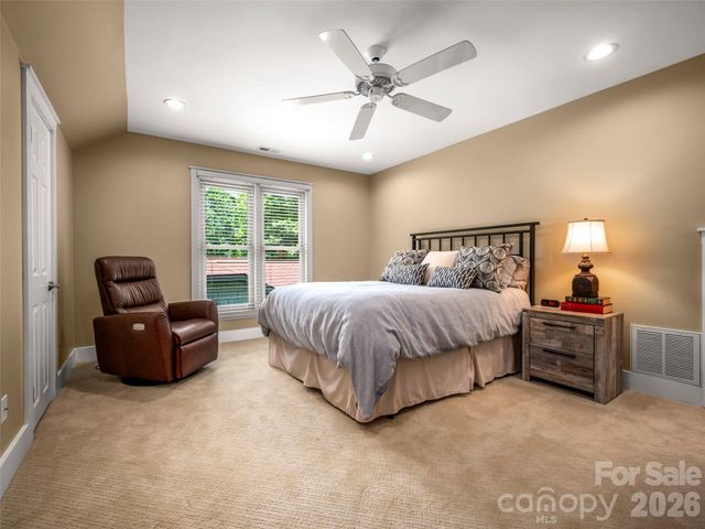 16 LaCoste Drive, Hendersonville, NC 28739