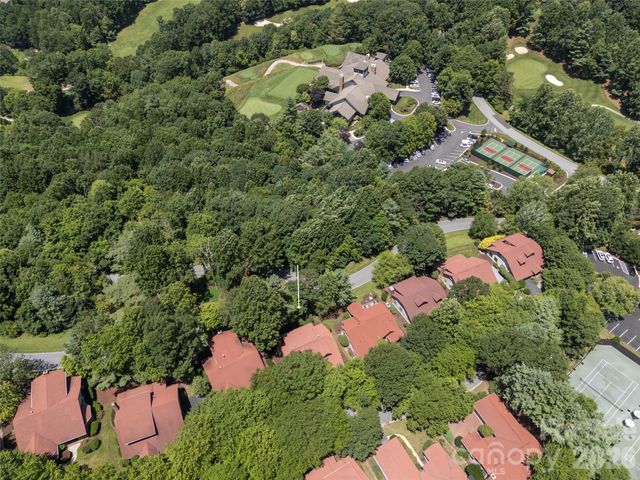 16 LaCoste Drive, Hendersonville, NC 28739