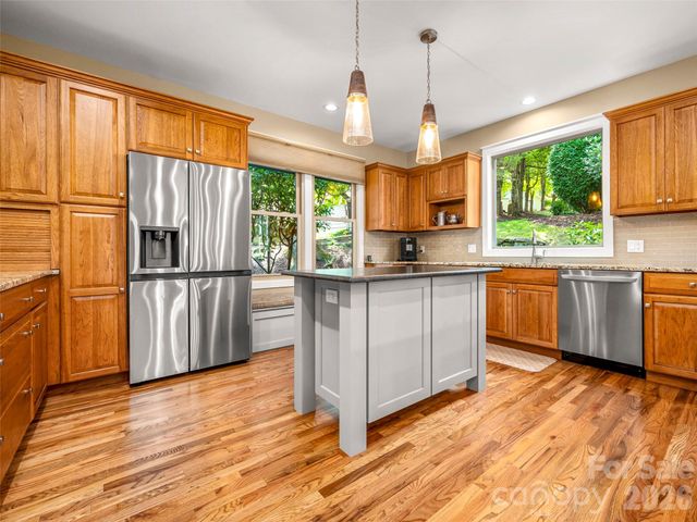 16 LaCoste Drive, Hendersonville, NC 28739