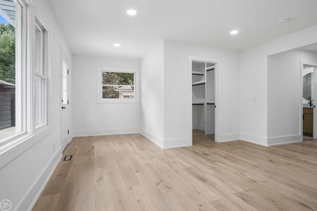 18870 Beverly Road, Beverly Hills, MI 48025