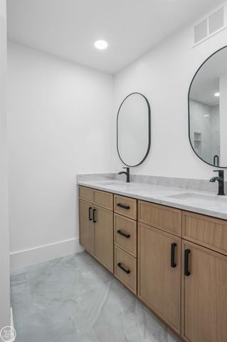 18870 Beverly Road, Beverly Hills, MI 48025