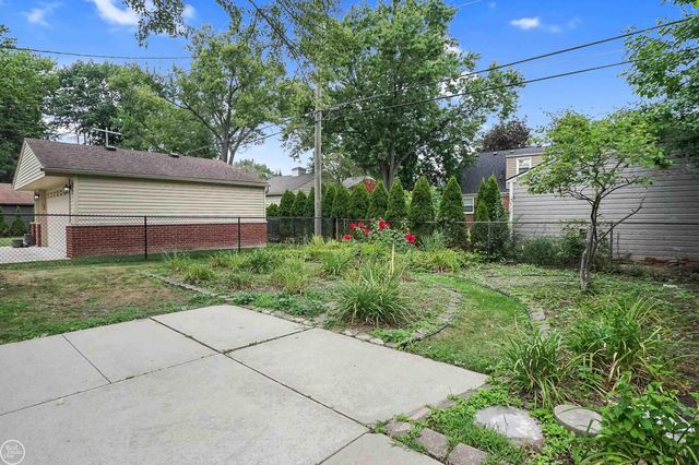 18870 Beverly Road, Beverly Hills, MI 48025