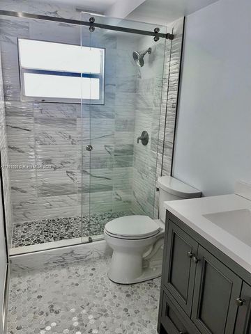 2555 NE 11th St 605, Fort Lauderdale, FL 33304