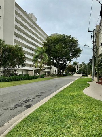 2555 NE 11th St 605, Fort Lauderdale, FL 33304