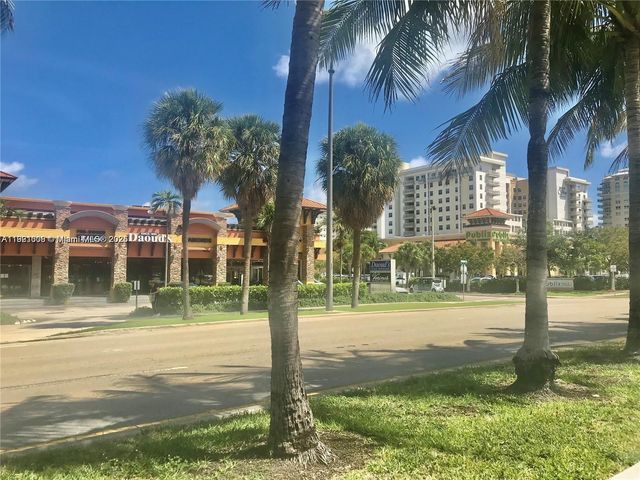 2555 NE 11th St 605, Fort Lauderdale, FL 33304