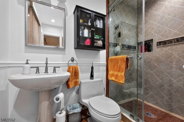 25 Normandy Dr, Wayne Twp., NJ 07470