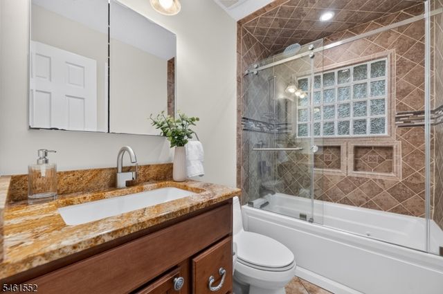 25 Normandy Dr, Wayne Twp., NJ 07470