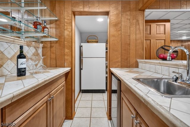 25 Normandy Dr, Wayne Twp., NJ 07470