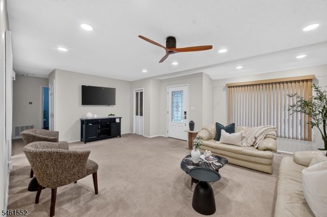 25 Normandy Dr, Wayne Twp., NJ 07470