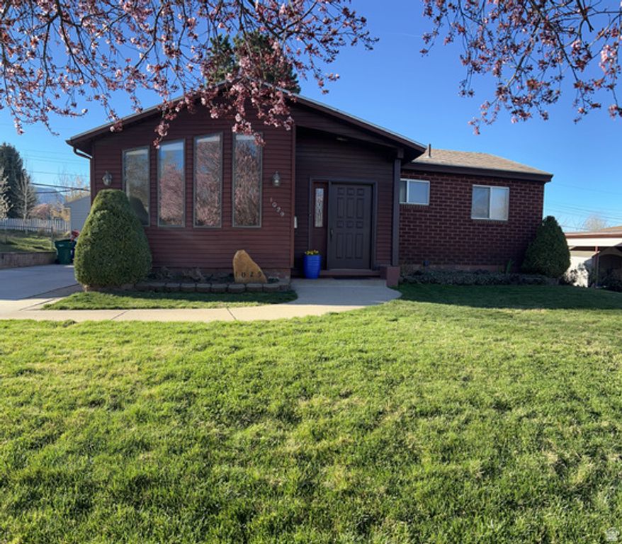 1029 DOUGLAS ST, Ogden, UT 84404