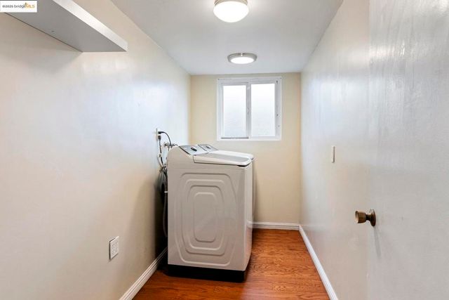 8071 Phaeton, Oakland, CA 94605