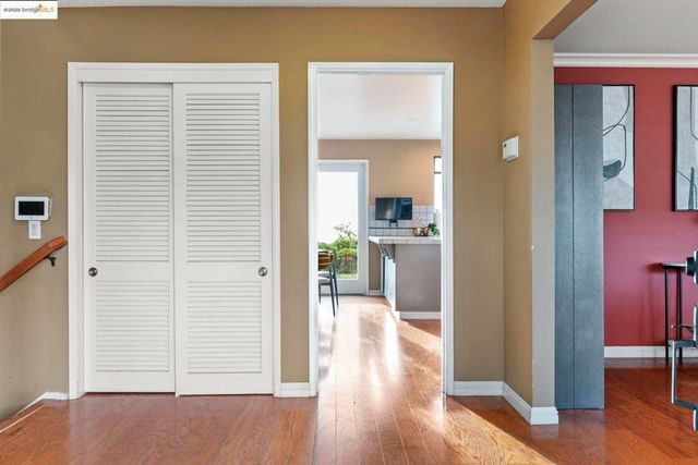 8071 Phaeton, Oakland, CA 94605