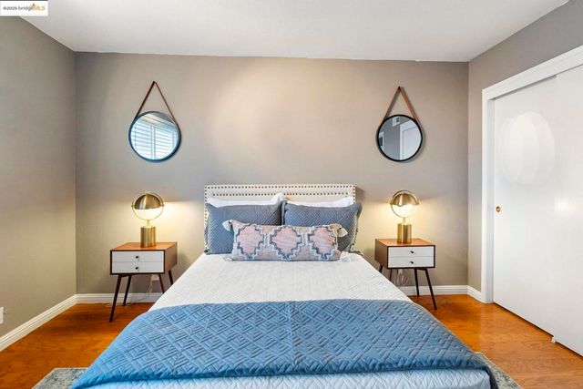 8071 Phaeton, Oakland, CA 94605