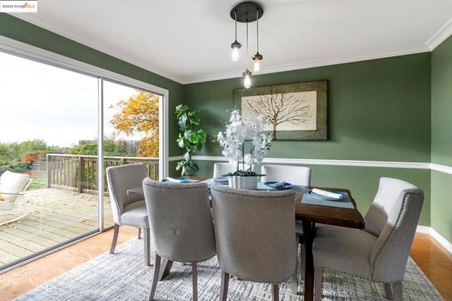 8071 Phaeton, Oakland, CA 94605