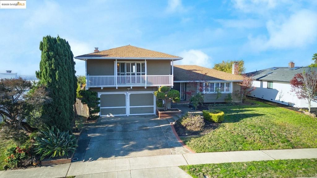 8071 Phaeton, Oakland, CA 94605