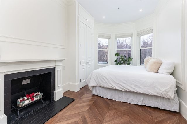 230 Commonwealth Ave, Boston, MA 02116