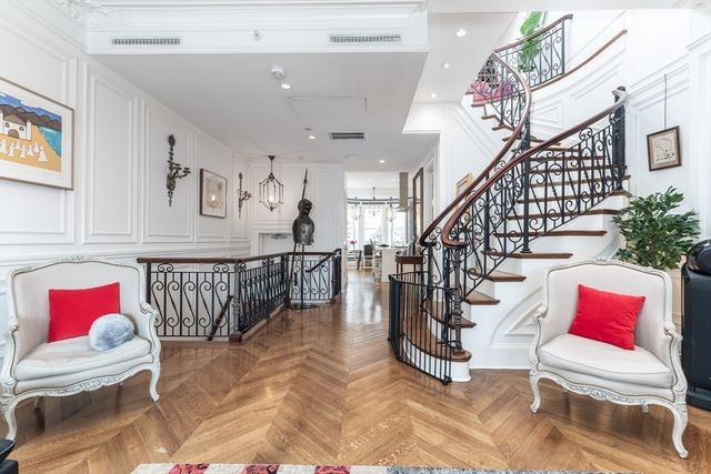 230 Commonwealth Ave, Boston, MA 02116