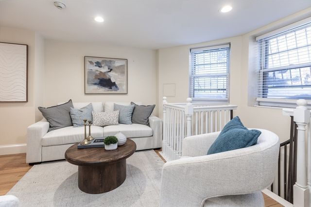 230 Commonwealth Ave, Boston, MA 02116