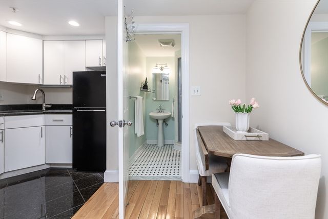 230 Commonwealth Ave, Boston, MA 02116