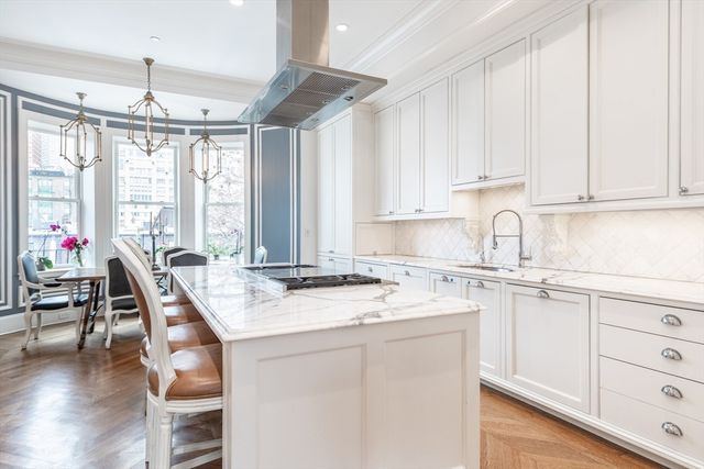 230 Commonwealth Ave, Boston, MA 02116