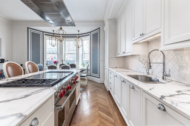 230 Commonwealth Ave, Boston, MA 02116