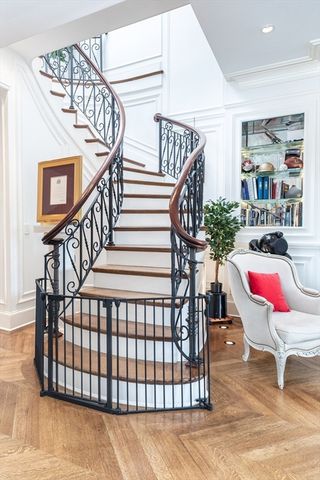 230 Commonwealth Ave, Boston, MA 02116