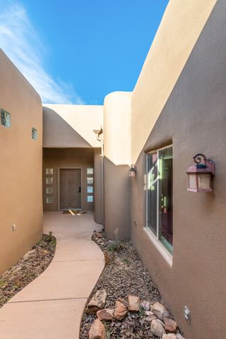 3816 OXBOW VILLAGE Lane NW, Albuquerque, NM 87120