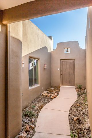 3816 OXBOW VILLAGE Lane NW, Albuquerque, NM 87120