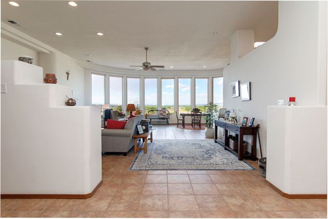 3816 OXBOW VILLAGE Lane NW, Albuquerque, NM 87120