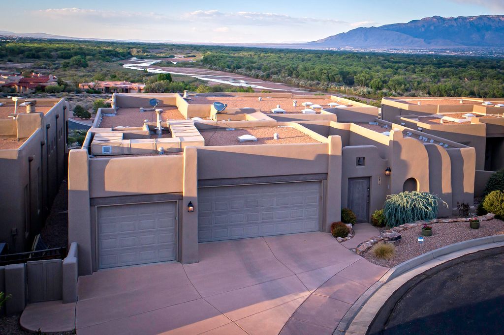 3816 OXBOW VILLAGE Lane NW, Albuquerque, NM 87120