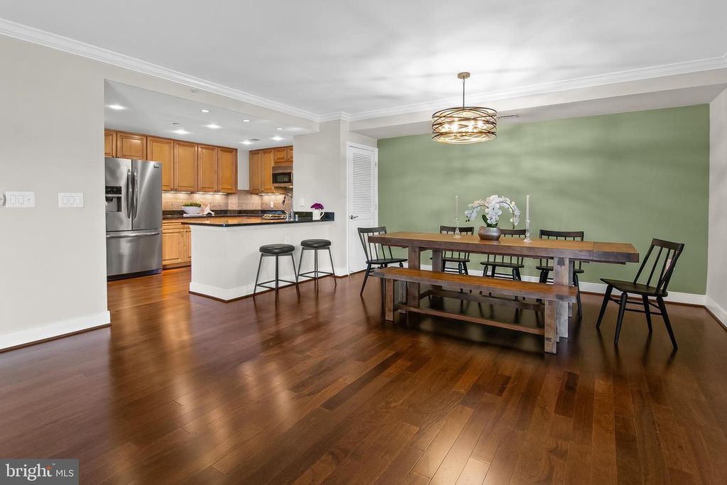Image 11 of property listing at 5 PARK PL #311, Annapolis, MD 21401