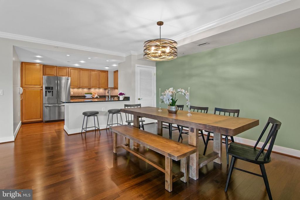 Image 15 of property listing at 5 PARK PL #311, Annapolis, MD 21401