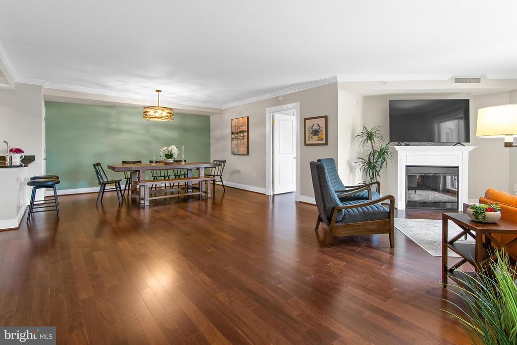 Image 23 of property listing at 5 PARK PL #311, Annapolis, MD 21401