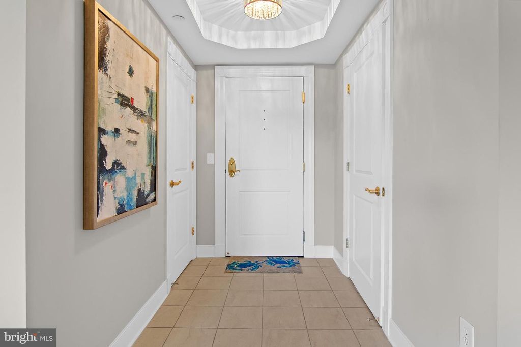 Image 3 of property listing at 5 PARK PL #311, Annapolis, MD 21401
