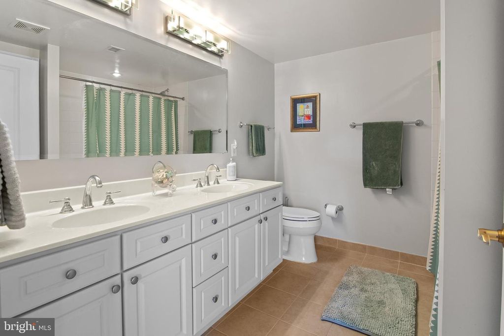 Image 31 of property listing at 5 PARK PL #311, Annapolis, MD 21401