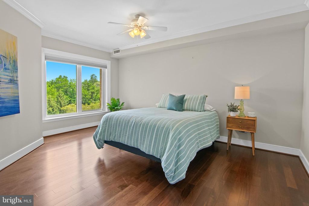 Image 33 of property listing at 5 PARK PL #311, Annapolis, MD 21401