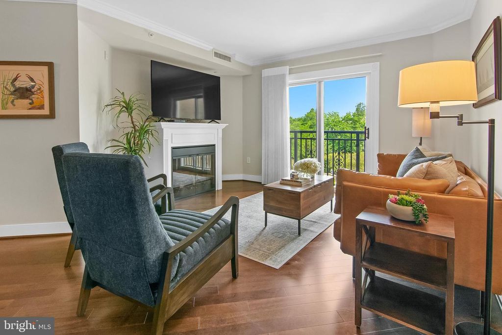 Image 5 of property listing at 5 PARK PL #311, Annapolis, MD 21401