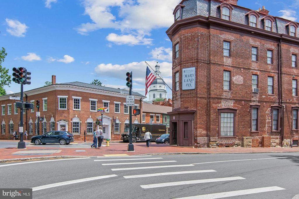 Image 53 of property listing at 5 PARK PL #311, Annapolis, MD 21401