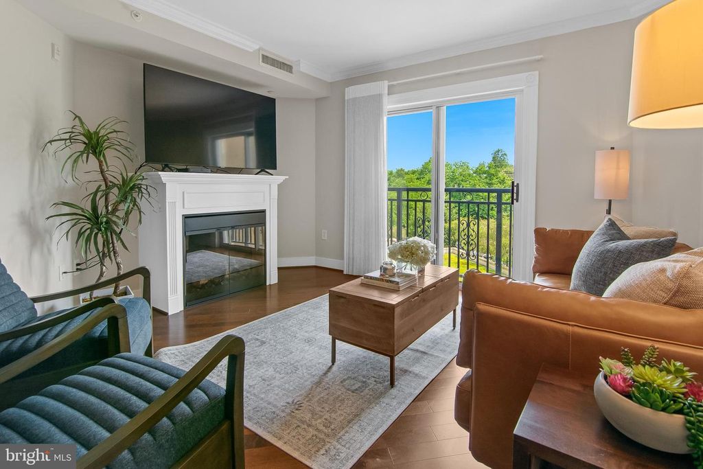 Image 6 of property listing at 5 PARK PL #311, Annapolis, MD 21401
