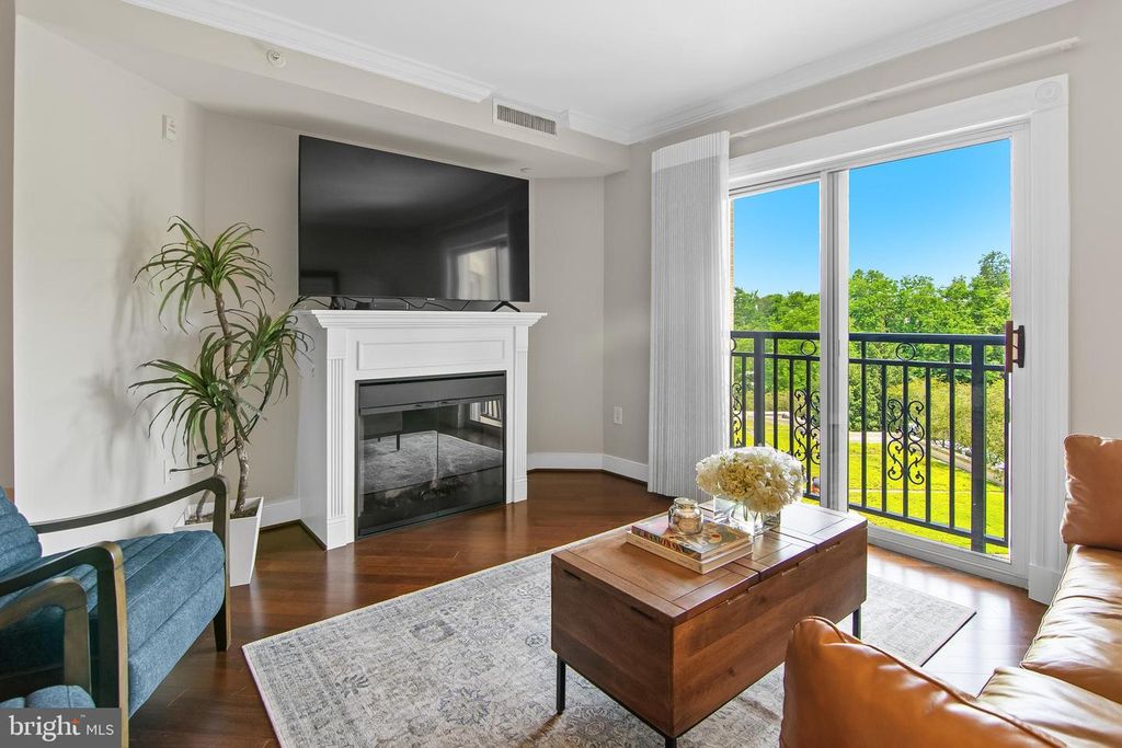 Image 7 of property listing at 5 PARK PL #311, Annapolis, MD 21401