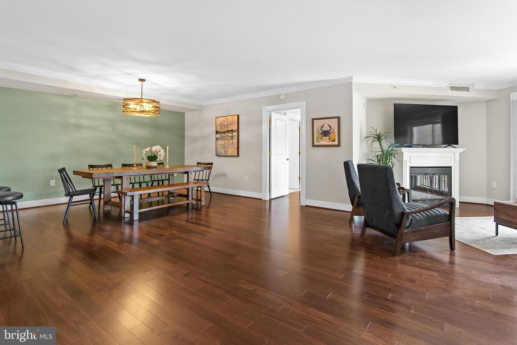 Image 9 of property listing at 5 PARK PL #311, Annapolis, MD 21401