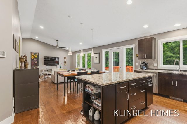 16815 Watersedge Drive, Grand Haven, MI 49417