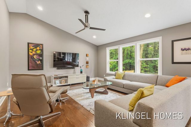 16815 Watersedge Drive, Grand Haven, MI 49417