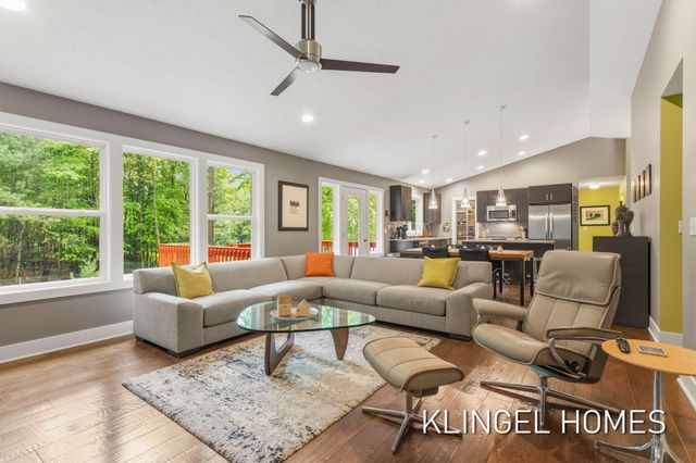 16815 Watersedge Drive, Grand Haven, MI 49417