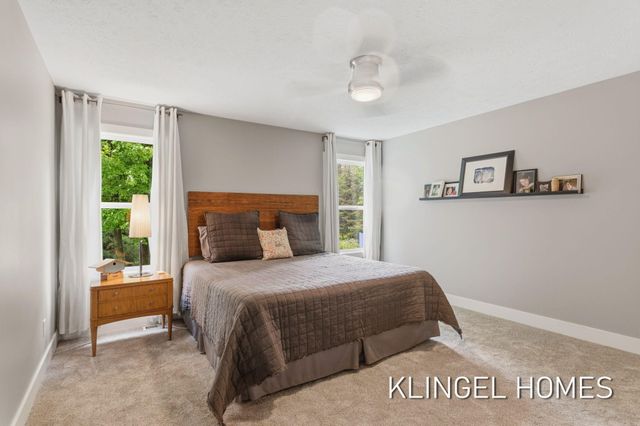 16815 Watersedge Drive, Grand Haven, MI 49417