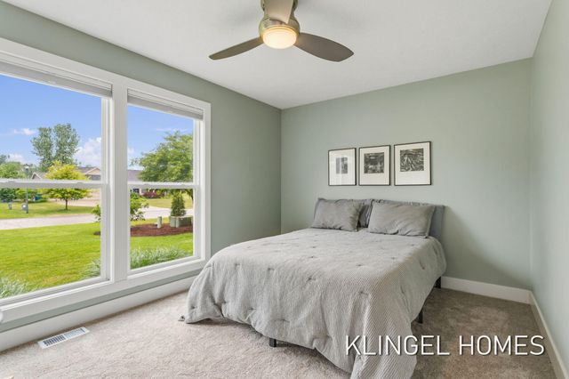 16815 Watersedge Drive, Grand Haven, MI 49417